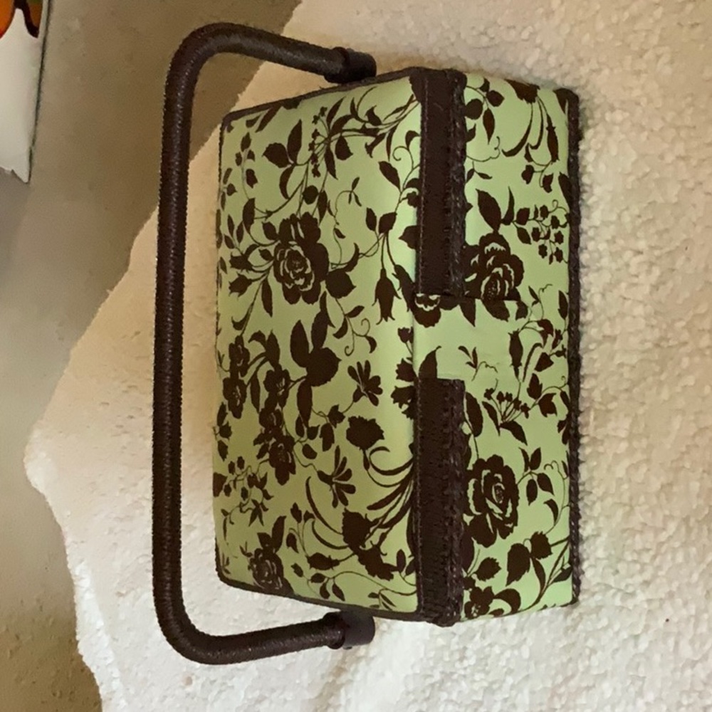Small sewing box